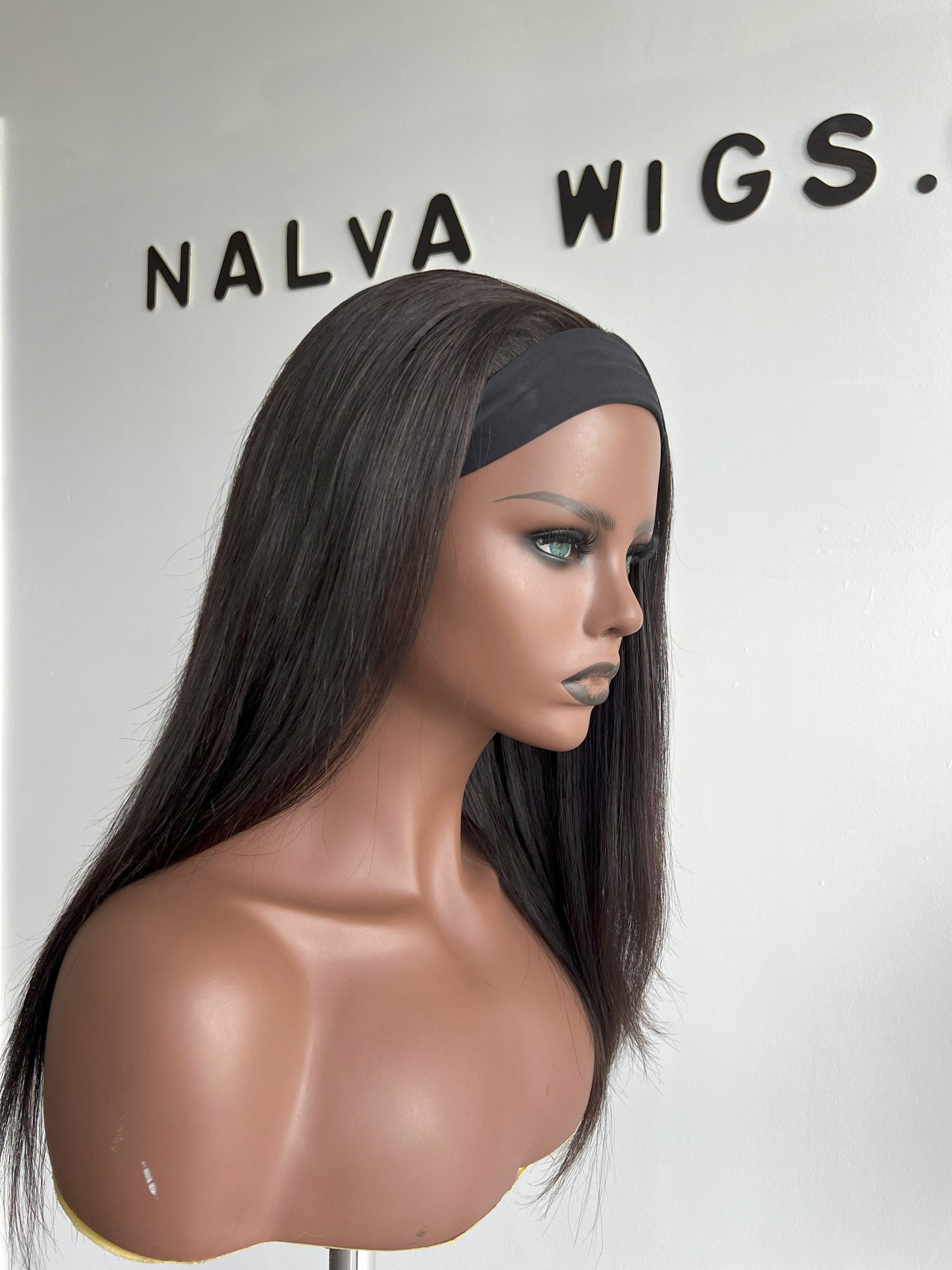 Straight Headband, 3/4 or Band fall wig with medium density. Light weight and beginner friendly with a built-in Spandex Headband, 2 combs, in-built adjustable elastic band and a breathable wig cap. 18" Long, Natural Dark Brown, Spandex Headband, 180% Density, Premium Virgin Human Hair. Mississauga, Ontario.