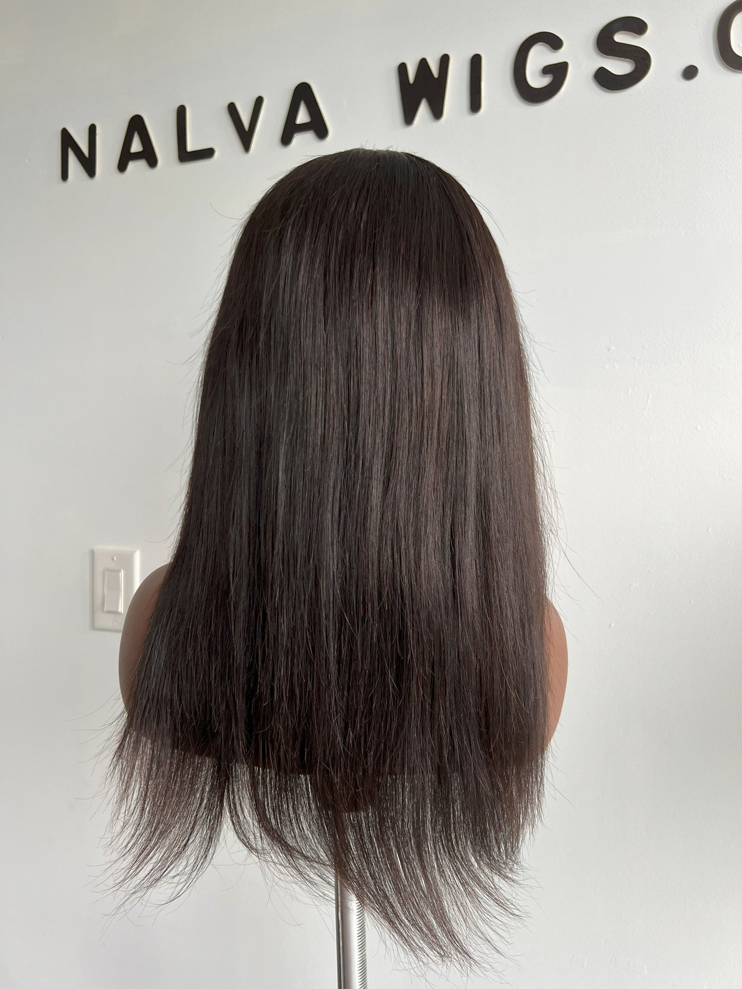 Straight Headband, 3/4 or Band fall wig with medium density. Light weight and beginner friendly with a built-in Spandex Headband, 2 combs, in-built adjustable elastic band and a breathable wig cap. 18" Long, Natural Dark Brown, Spandex Headband, 180% Density, Premium Virgin Human Hair. Mississauga, Ontario.