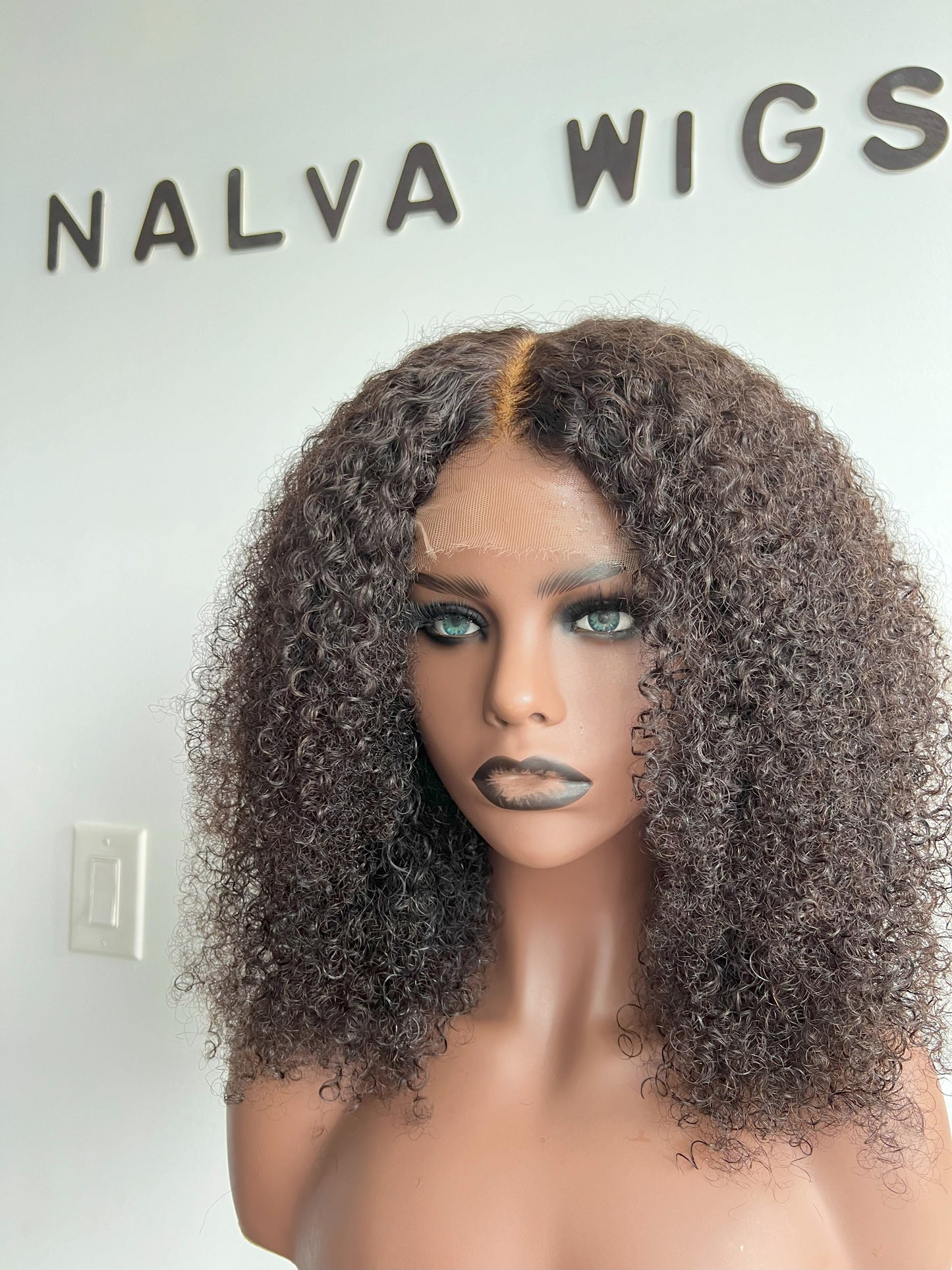 Luxury Lace Front wig crafted with Virgin human hair. Light weight and beginner friendly. Details are 18” inches, Natural Dark Brown Hair Lace Closure, 180% Density. Mississauga, Ontario