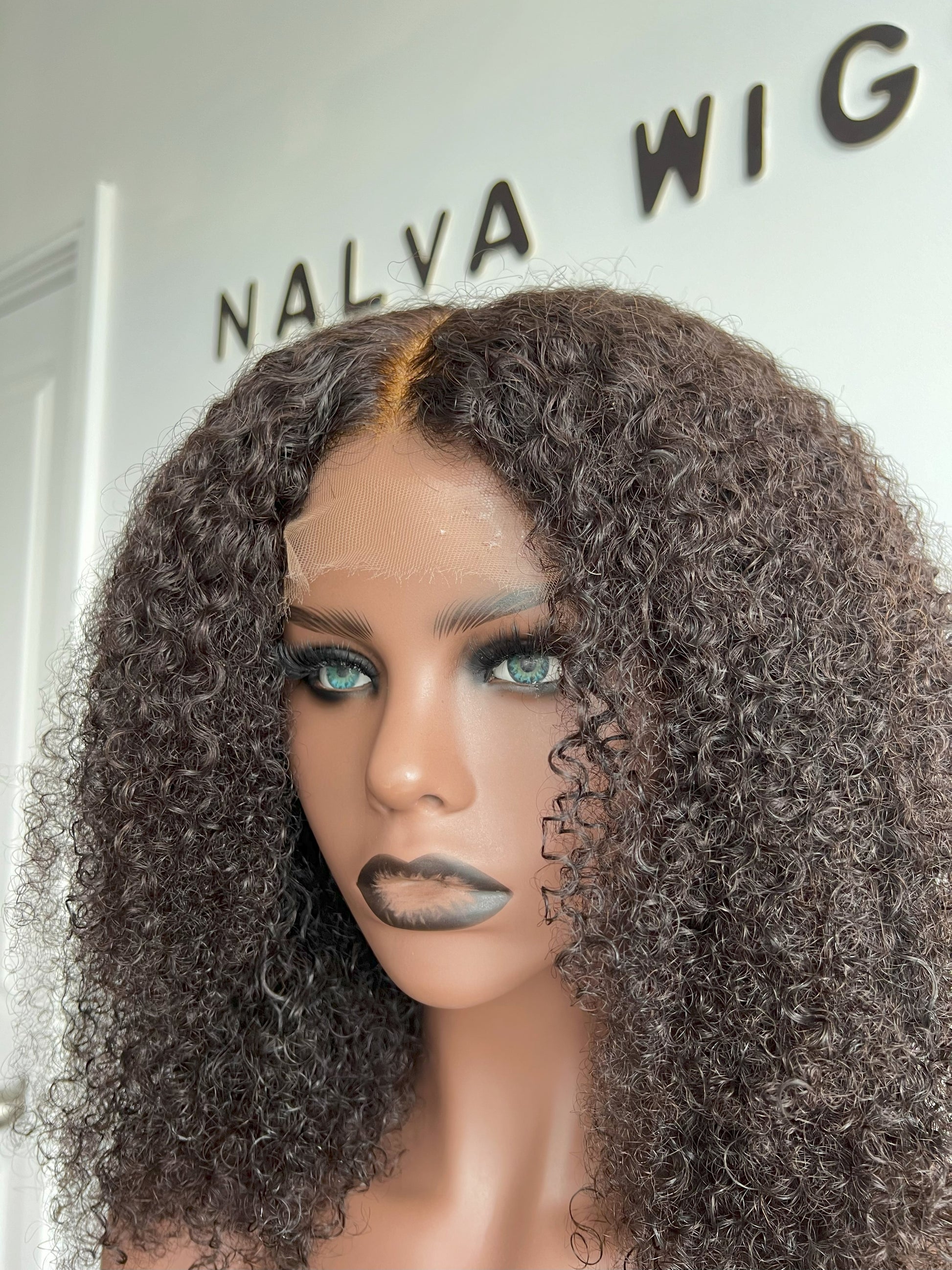 Luxury Lace Front wig crafted with Virgin human hair. Light weight and beginner friendly. Details are 18” inches, Natural Dark Brown Hair Lace Closure, 180% Density. Mississauga, Ontario