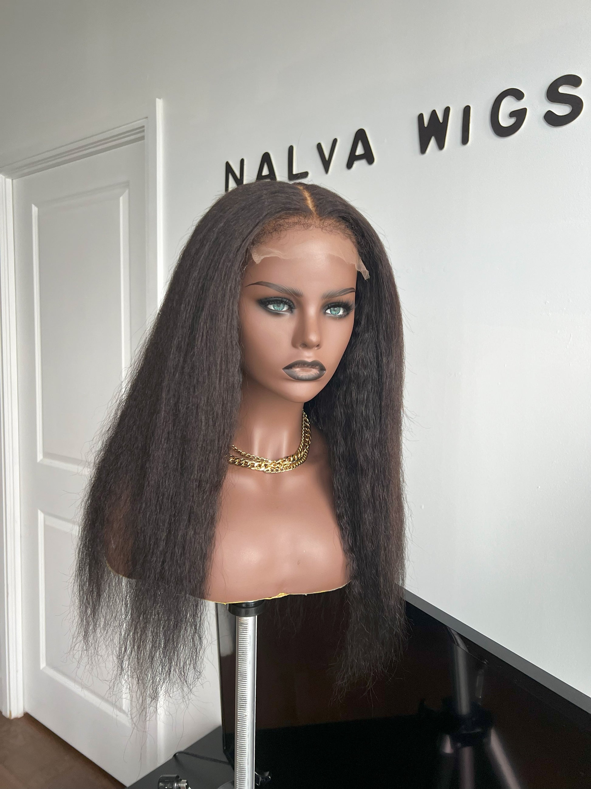 Luxury Lace Front Kinky straight wig made with Premium Virgin human hair. Light weight and beginner friendly. Details are 18” inches, Natural Dark Brown Hair Lace Closure, 180% Density. Mississauga, Ontario