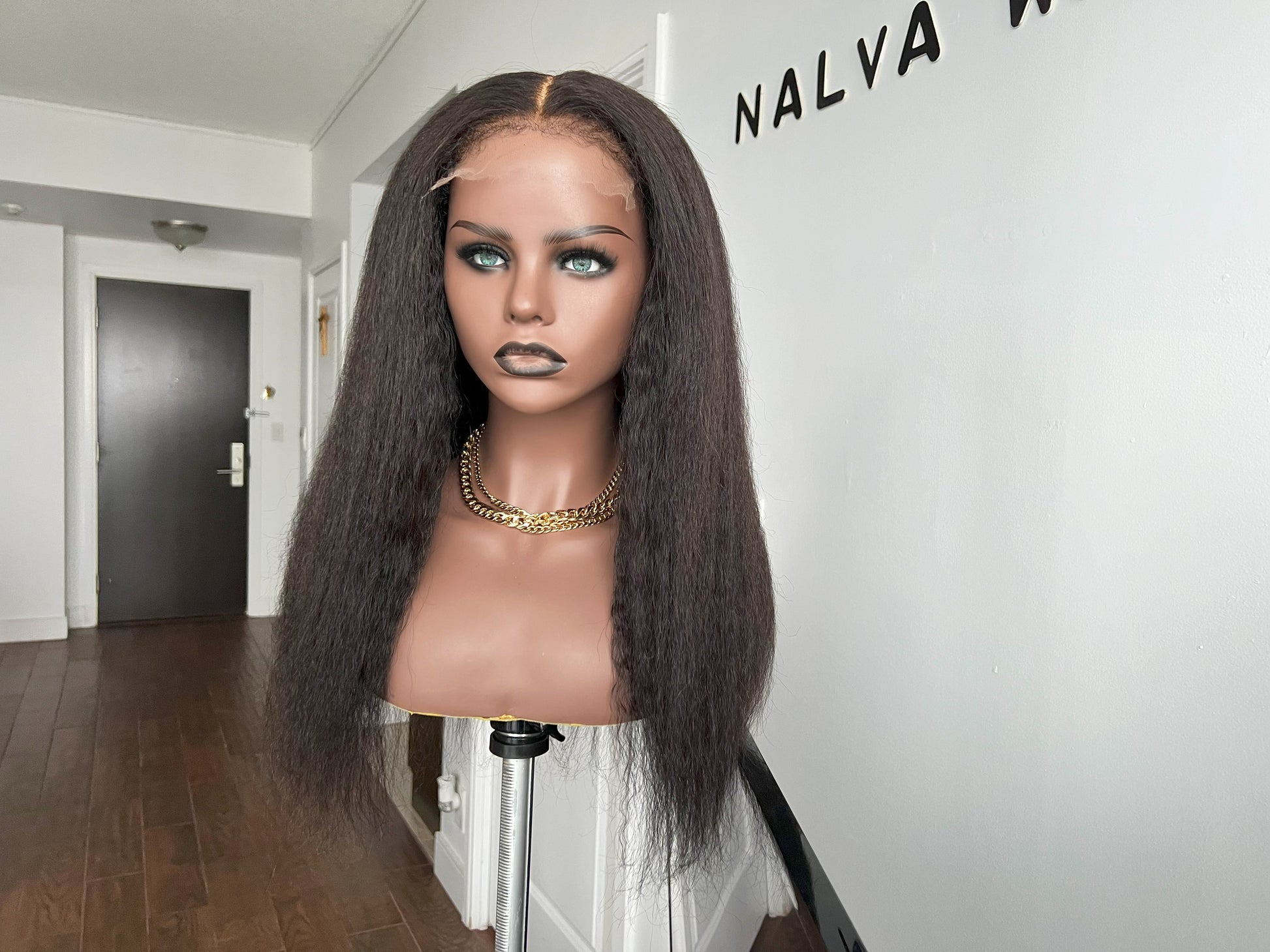 Luxury Lace Front Kinky straight wig made with Premium Virgin human hair. Light weight and beginner friendly. Details are 18” inches, Natural Dark Brown Hair Lace Closure, 180% Density. Mississauga, Ontario